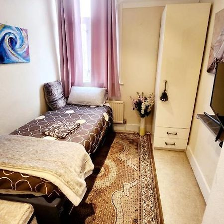 Monalisa Single Room Near Edgware Station Ngoại thất bức ảnh